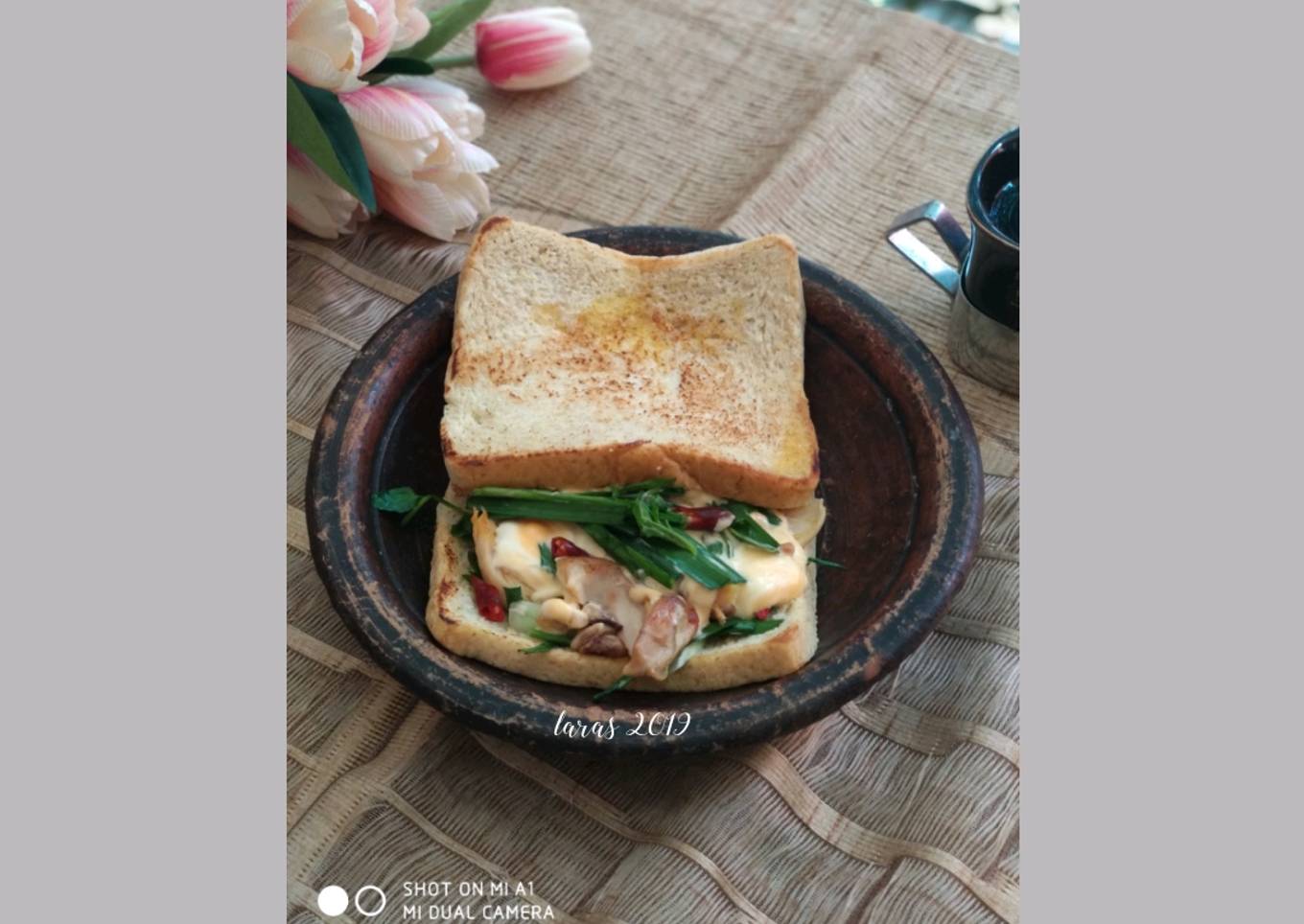 Banh Mi Sandwich Vietnam isi Ayam ala Laras