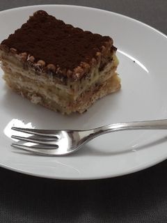 O poză a rețetei Dessert cu biscuiți și cremă.