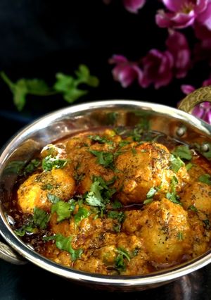 A picture of "Lababdar Aloo -Mattar".