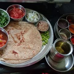 A picture of Leftover roti noodles.