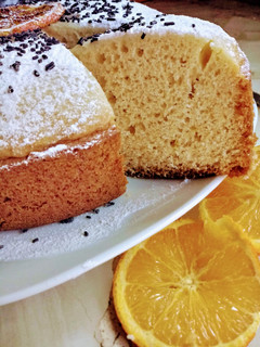 Una foto de Bizcochuelo de naranja fácil y esponjoso #Merienda
