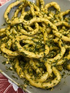 Foto di Busiate trapanesi lunghe con pesto alla genovese fatto in casa