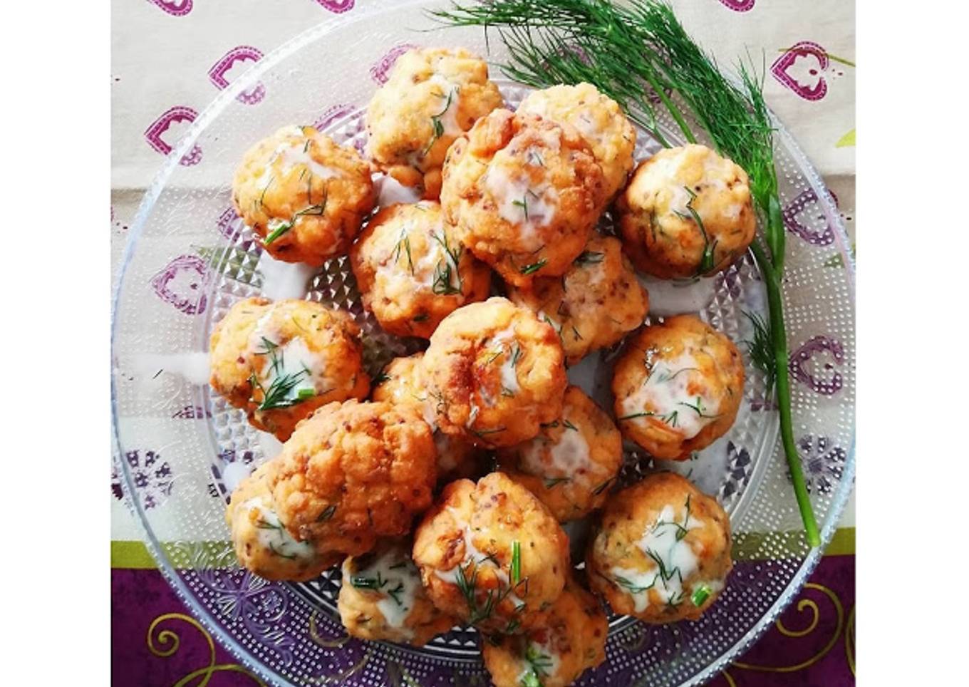 Albóndigas de salmón con salsa de eneldo
