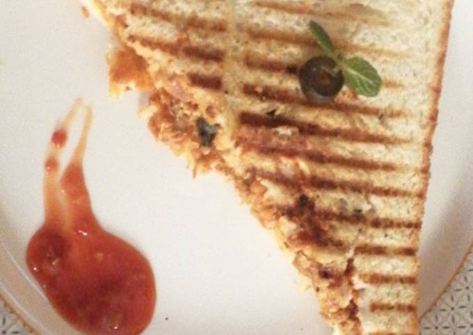 Grilled pizza sandwich