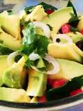 Ensalada Fresca con Aguacate (palta)