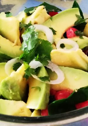 Una foto de Ensalada Fresca con Aguacate (palta)