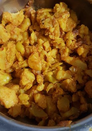 A picture of Aloo gobhi.