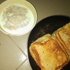 A picture of Toasted bread and oats.