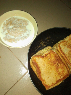 A picture of Toasted bread and oats.