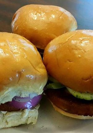 A picture of Grilled Chicken Burgers.
