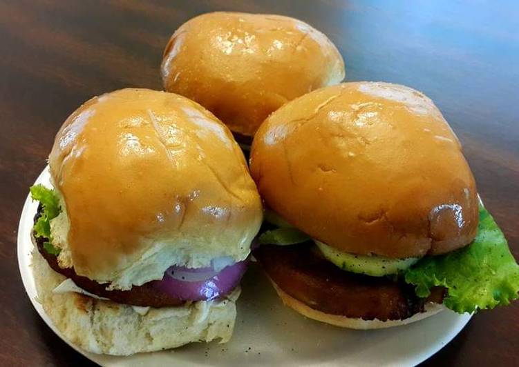 Grilled Chicken Burgers