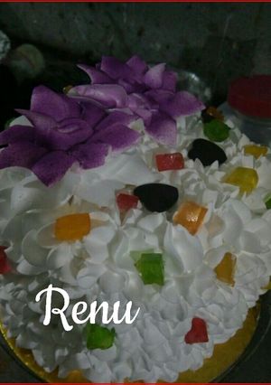 A picture of Pinapple cake.