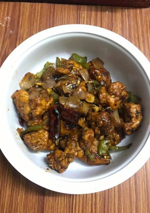 A picture of Chilli garlic chicken.