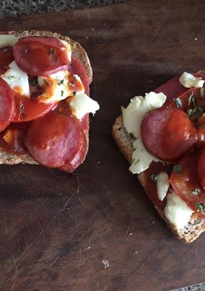 Una foto de Mini pizzas de pan molde