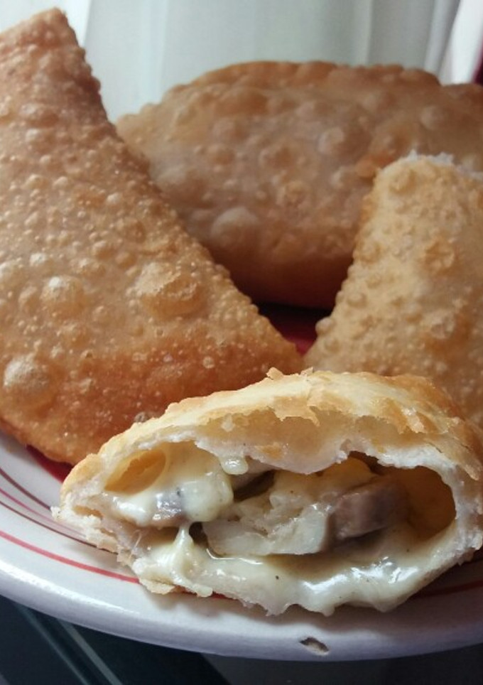 Una foto de Empanadas queso-champiñón