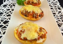 Patatas rellenas (aprovecha tu tiempo y haz cinco platos diferentes)