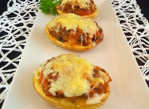 Una foto de Patatas rellenas (aprovecha tu tiempo y haz cinco platos diferentes)