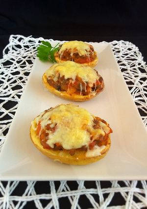 Foto principal de Patatas rellenas (aprovecha tu tiempo y haz cinco platos diferentes)