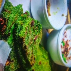 A picture of OATS Green paratha.