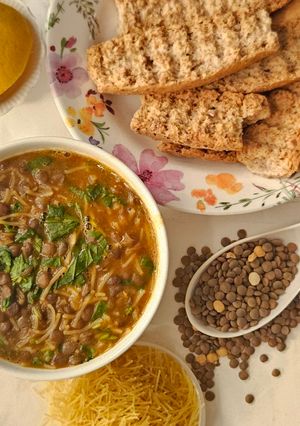 صورة لوصفة حساء العدس والشعيرية
