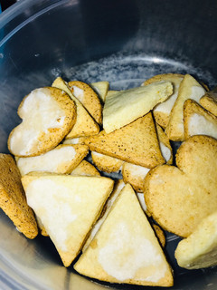 Una foto de Galletitas glaseadas de limón y vainilla