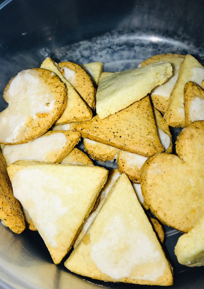 Una foto de Galletitas glaseadas de limón y vainilla