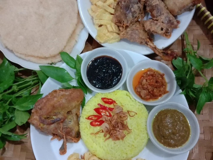 Langkah Gampang Membuat Resep  Nasi kuning praktis yang Enak Banget, Menggugah Selera
