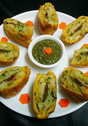 A picture of Stuffed bread vada.