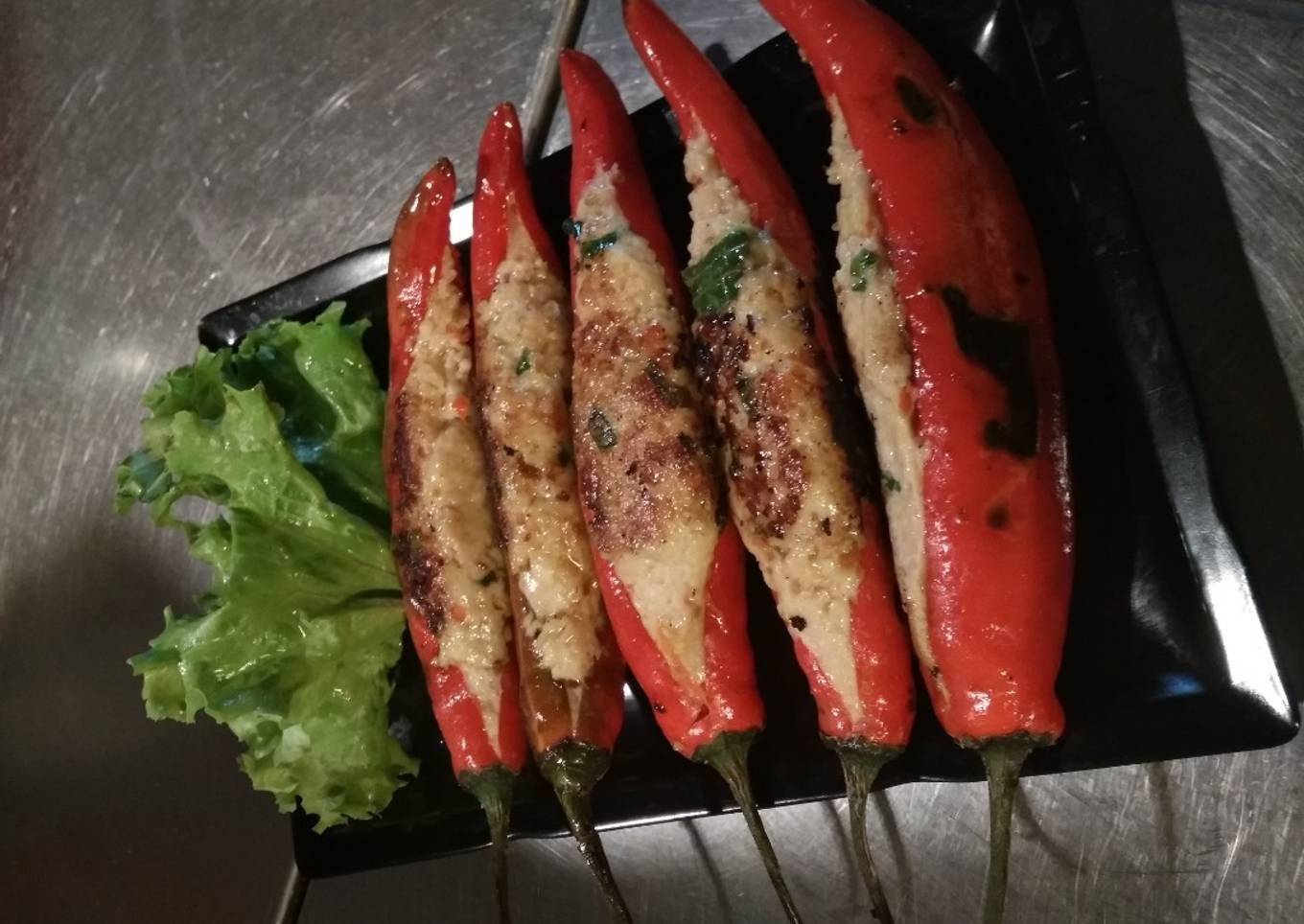 Cabai panggang isi ayam