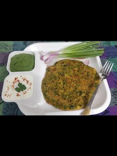ગ્રીન પુડલા(Green chilla recipe in Gujarati) રેસીપી મુખ્ય ફોટો