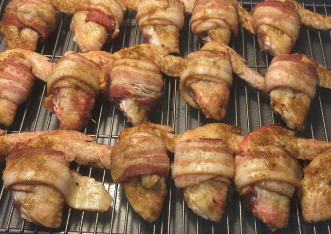 Recipe of Ultimate Chicken wings with bacon