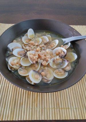 A picture of 🍵White Beans with Clams (Slow Cooker)🍵.