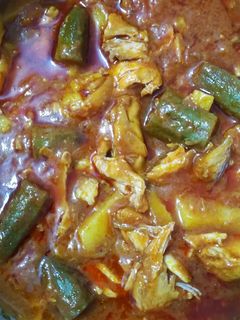 عکسی از دستور بامیه و مرغ