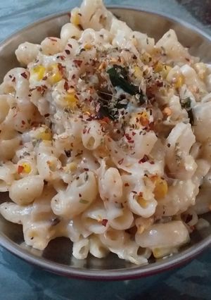 व्हाइट सॉस पास्ता (white sauce pasta recipe in Hindi) रेसिपी मुख्य फोटो
