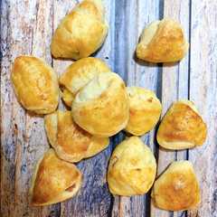 Una foto de Involtini de jamón y queso (masa de puré de papa instantáneo)