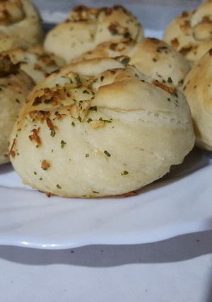 Una foto de Pan de ajo y perejil con harina leudante