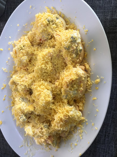 Una foto de Tapa de ensaladilla rusa con crujiente de pan 🥖