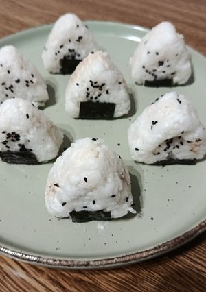 Una foto de Onigiris