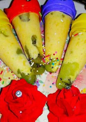 A picture of Mango kiwi ice creame.