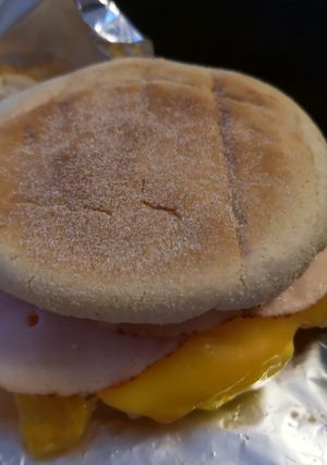 Une photo de Egg muffin œuf poulet