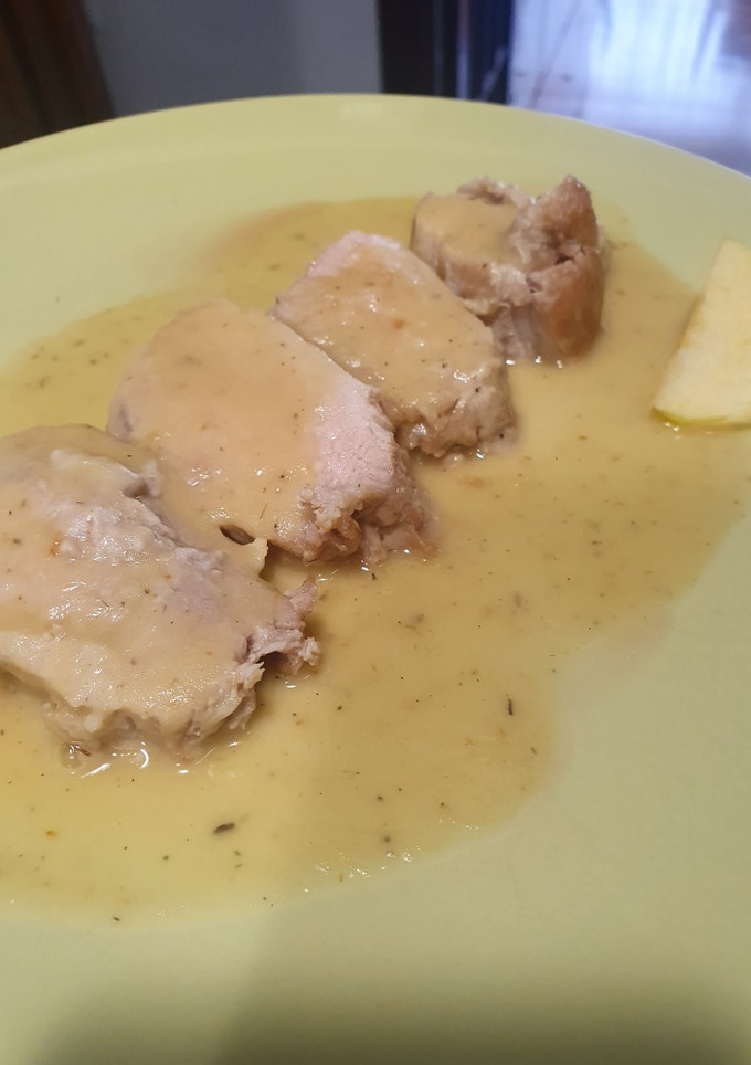Una foto de Solomillo de cerdo en salsa de manzana