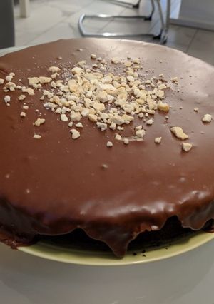 Une photo de Gâteau au chocolat végane avec glaçage