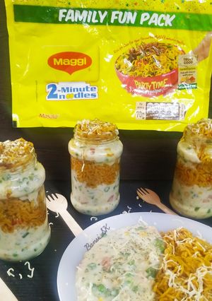 ક્રીમી વેજિટેબલ મેગી જાર (Creamy Vegetable Maggi jar Recipe in Gujarati) રેસીપી મુખ્ય ફોટો