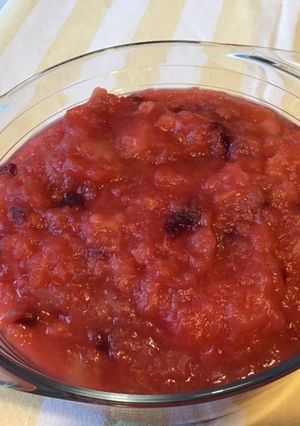 Une photo de Compote de pommes,quetsches et prune d ente (fruits du jardin)