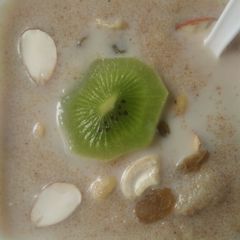 A picture of Chopped Kiwi Suji Daliya.