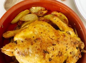 Foto principal de Pollo a la mantequilla y ajo con patatas en cecofry
