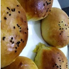 A picture of Chicken buns.