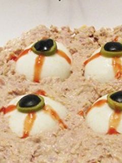 Una foto de Ojos sangrientos de huevo para Halloween