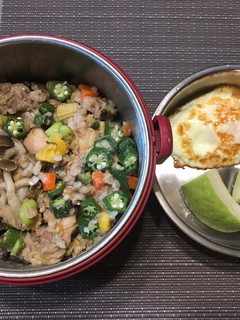 蒜香雞肉鮮蔬燉飯(簡易版) 的食譜成品照片