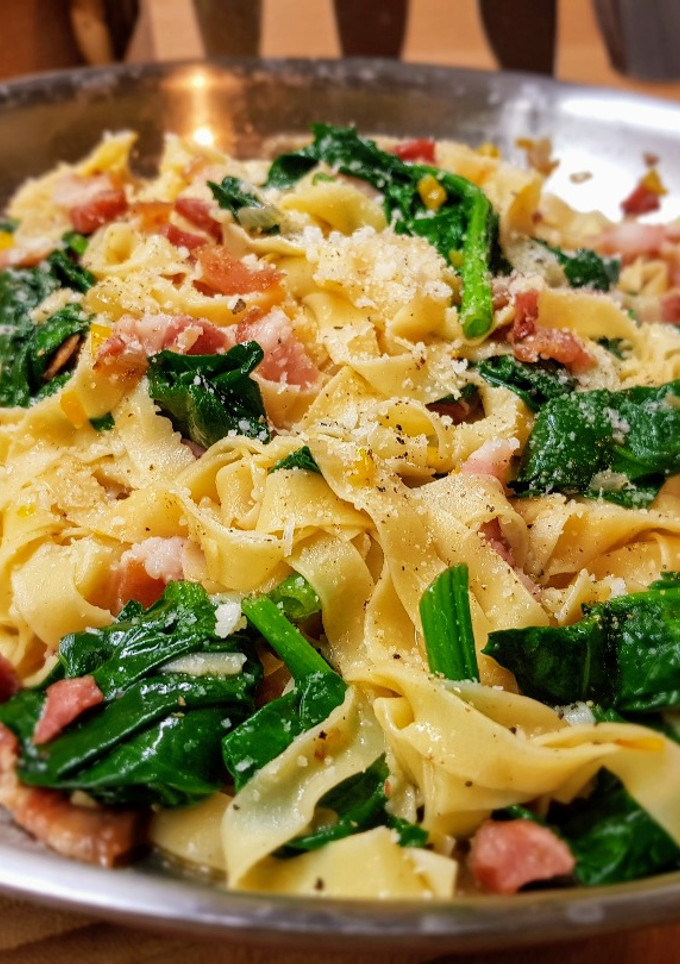A picture of Spinach Bacon Linguine.